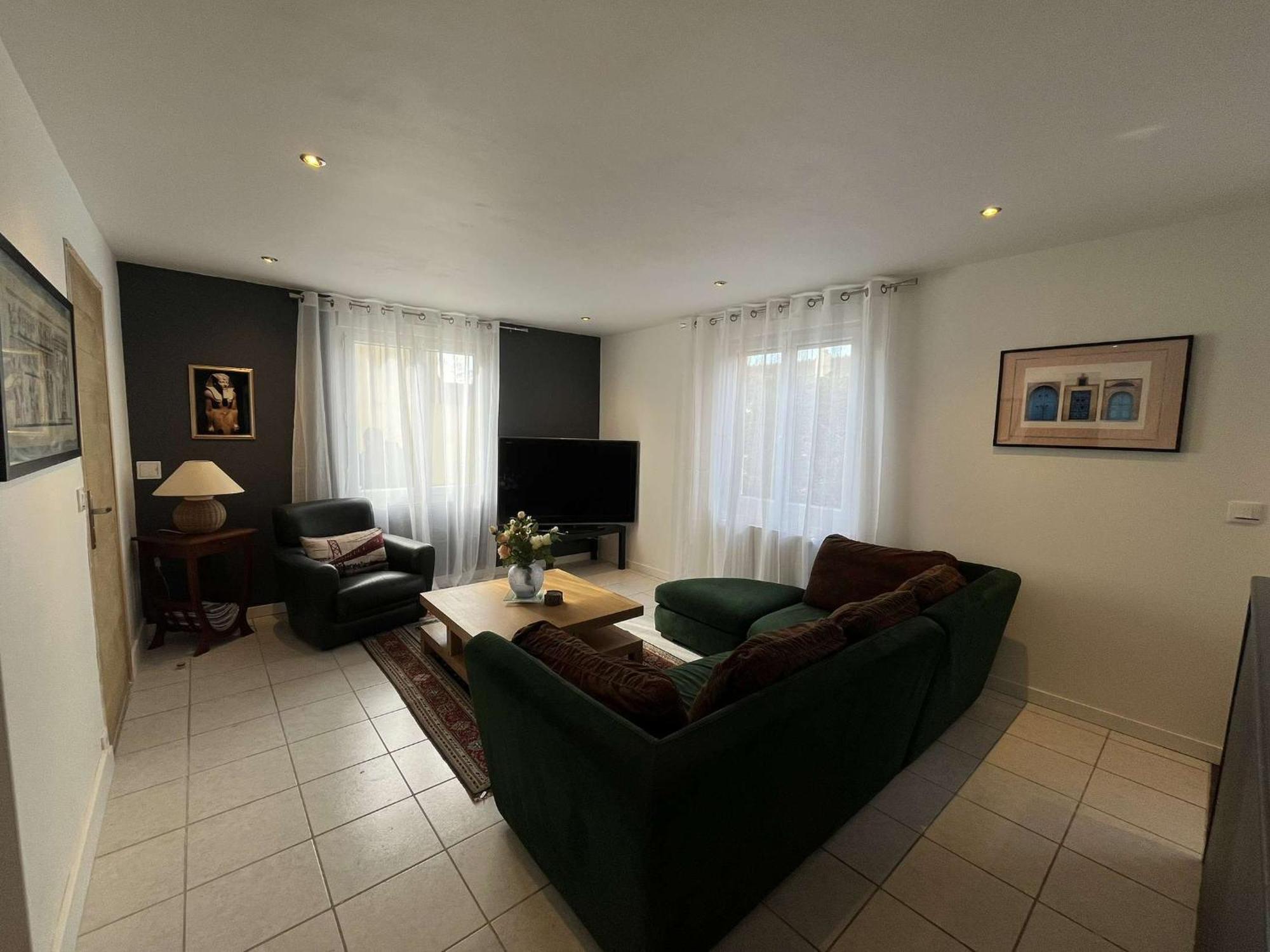 Le Beau Sejour - Elegant Et Spacieux- Proche Aeroport Apartment *